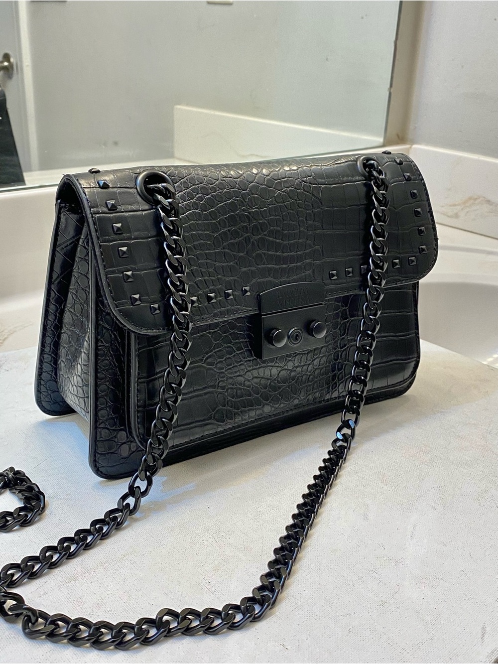 Badgley Mischka Crossbody bag, crocodile embossed pattern with Chains handle